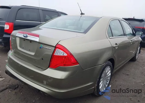 2012 Ford Fusion Hybrid z USA, uszkodzony, nr VIN 3FADP0L32CR191658